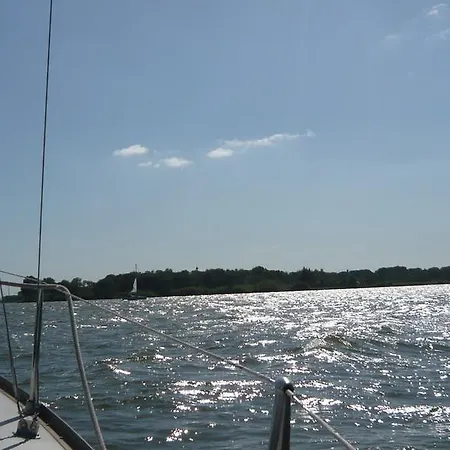 Bådhotel Zeilboot Aan Het Ijsselmeer