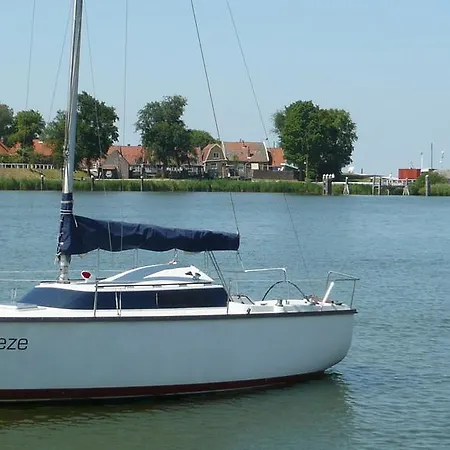 Zeilboot Aan Het Ijsselmeer Enkhuizen